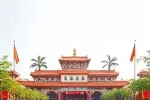红毯错位同框瞬间封面